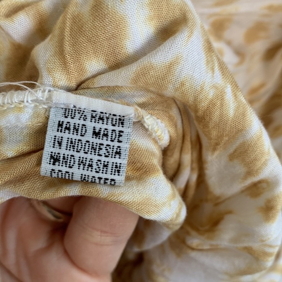 Tiare Hawaii Gold White Romper Tie Dye Flowy V neck Dress size One Size - Picture 6 of 7